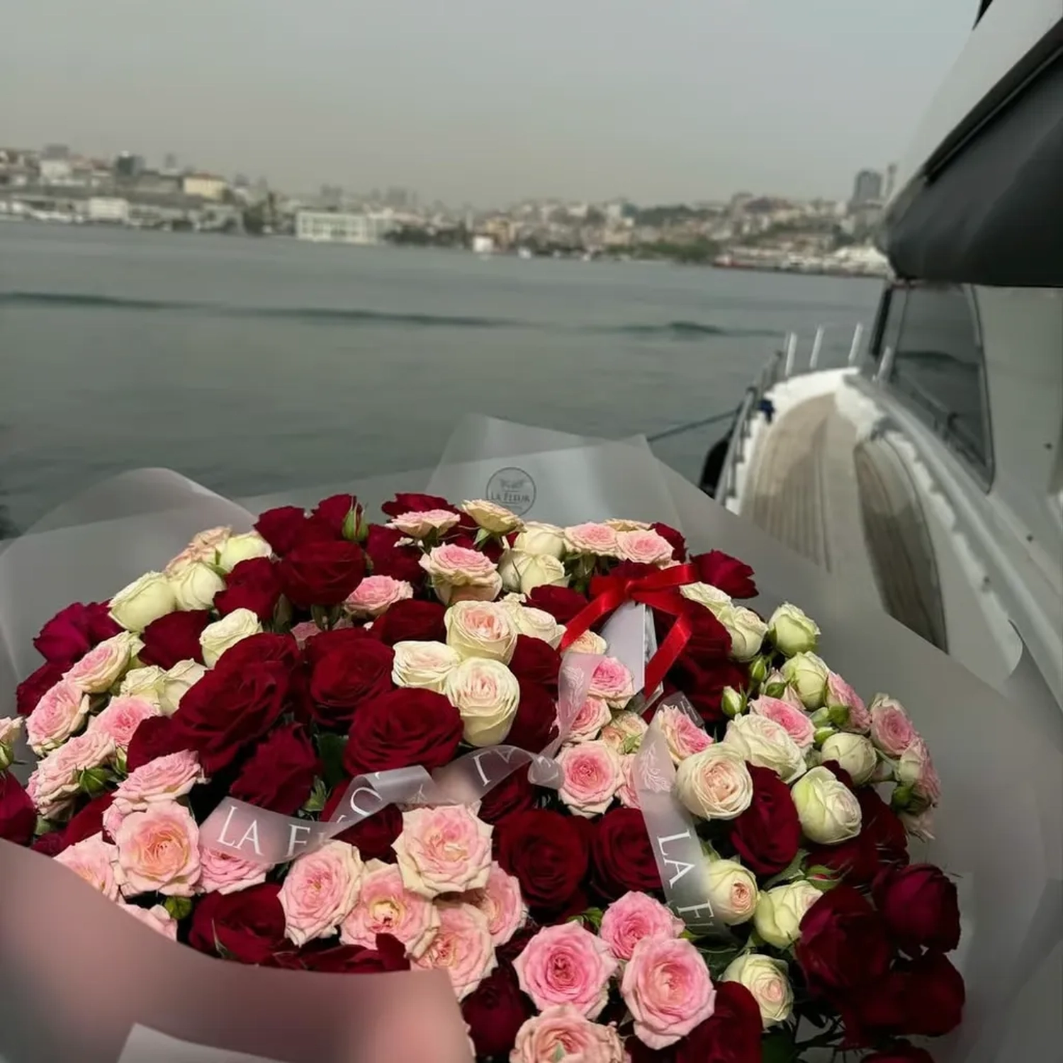 Yachttour Istanbul  Yacht Istanbul  Tour Istanbul  Geburtstag Istanbul Heiratsantrag Istanbul  Firmenevent Istanbul Eventplanung Istanbul yacht mieten istanbul yacht mieten istanbul private yacht istanbul heiratsantrag istanbul yacht bosporus yacht tour yacht istanbul preis