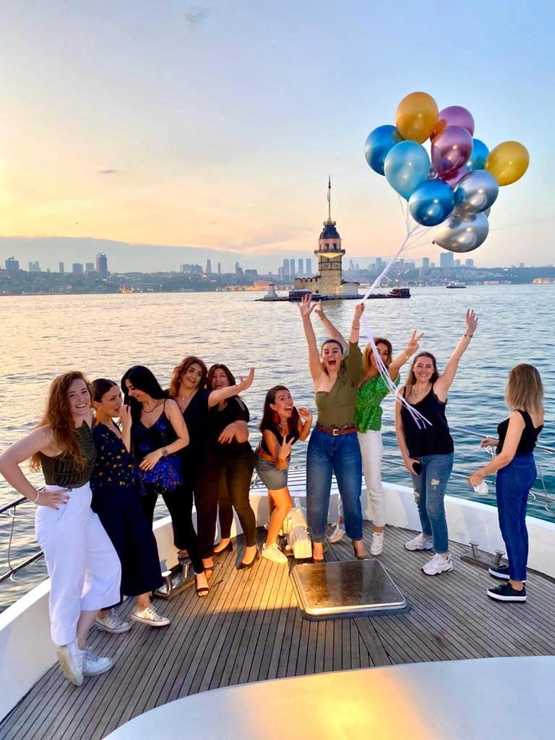 Yachttour Istanbul  Yacht Istanbul  Tour Istanbul  Geburtstag Istanbul Heiratsantrag Istanbul  Firmenevent Istanbul Eventplanung Istanbul yacht mieten istanbul yacht mieten istanbul private yacht istanbul heiratsantrag istanbul yacht bosporus yacht tour yacht istanbul preis
